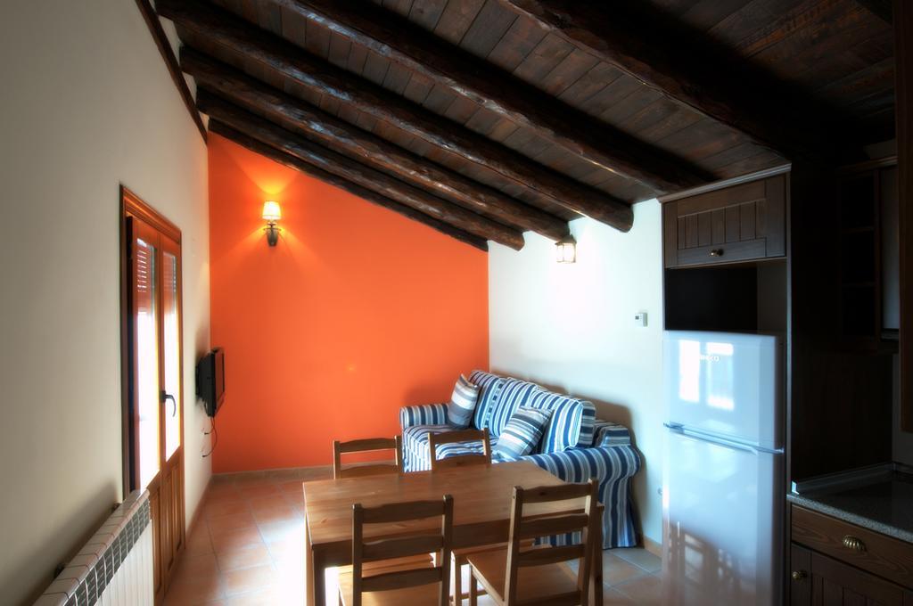 Apartamentos Cine Capicol Albarracín Szoba fotó